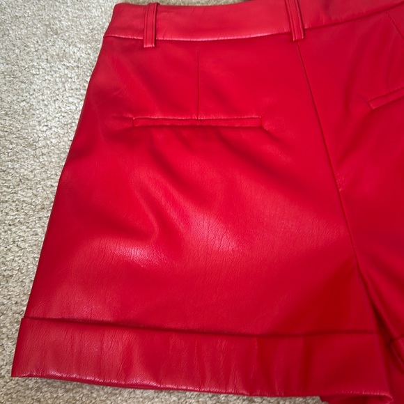 New Alice and Olivia Conry vegan leather shorts - Picture 8 of 16